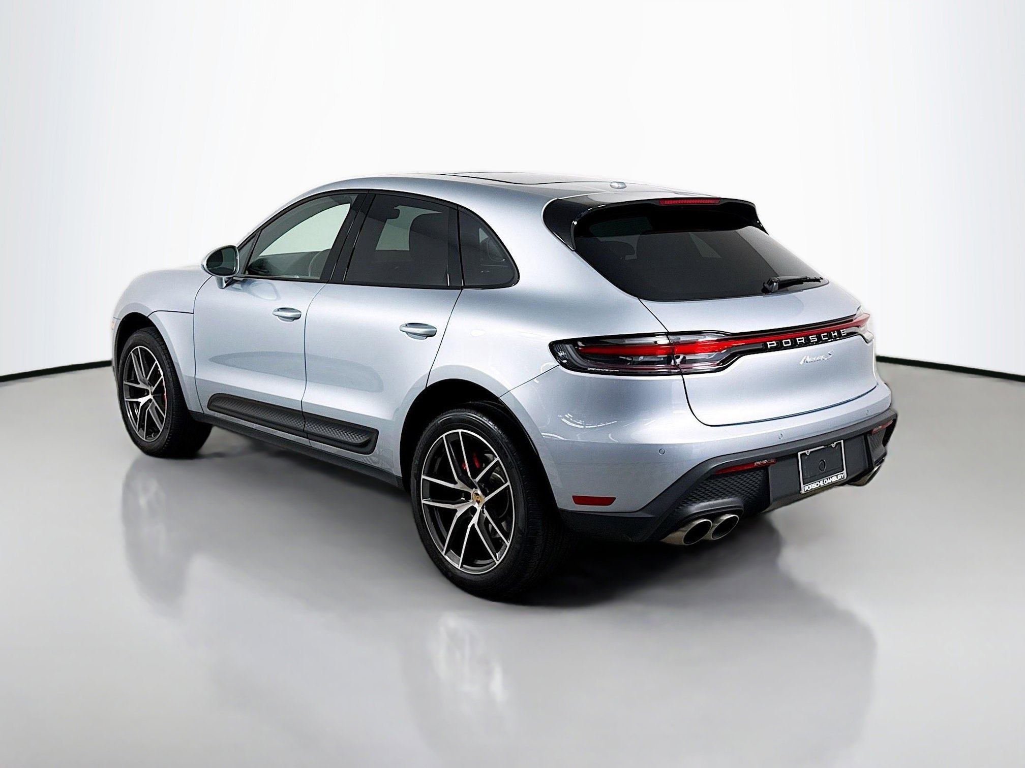 Used 2023 Porsche Macan S image 3