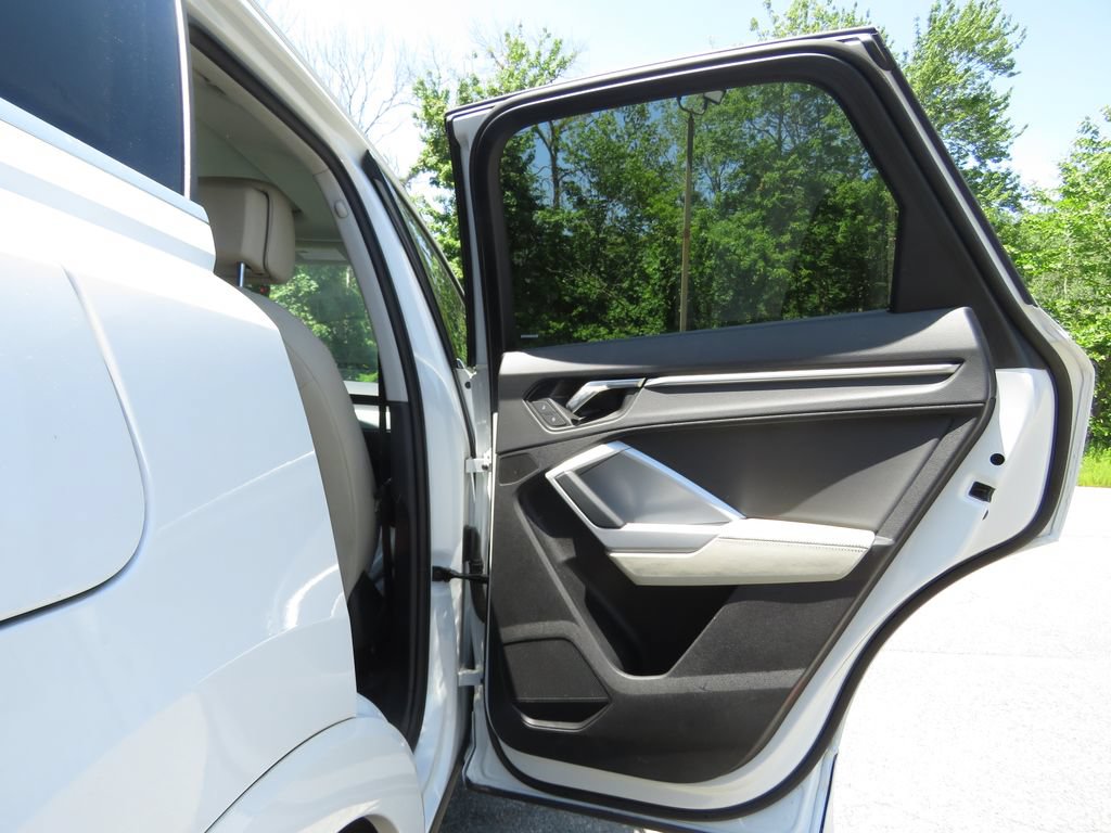 Used 2023 Audi Q3 2.0T Premium Plus w/ Premium Plus Package AWD/4WD image 15