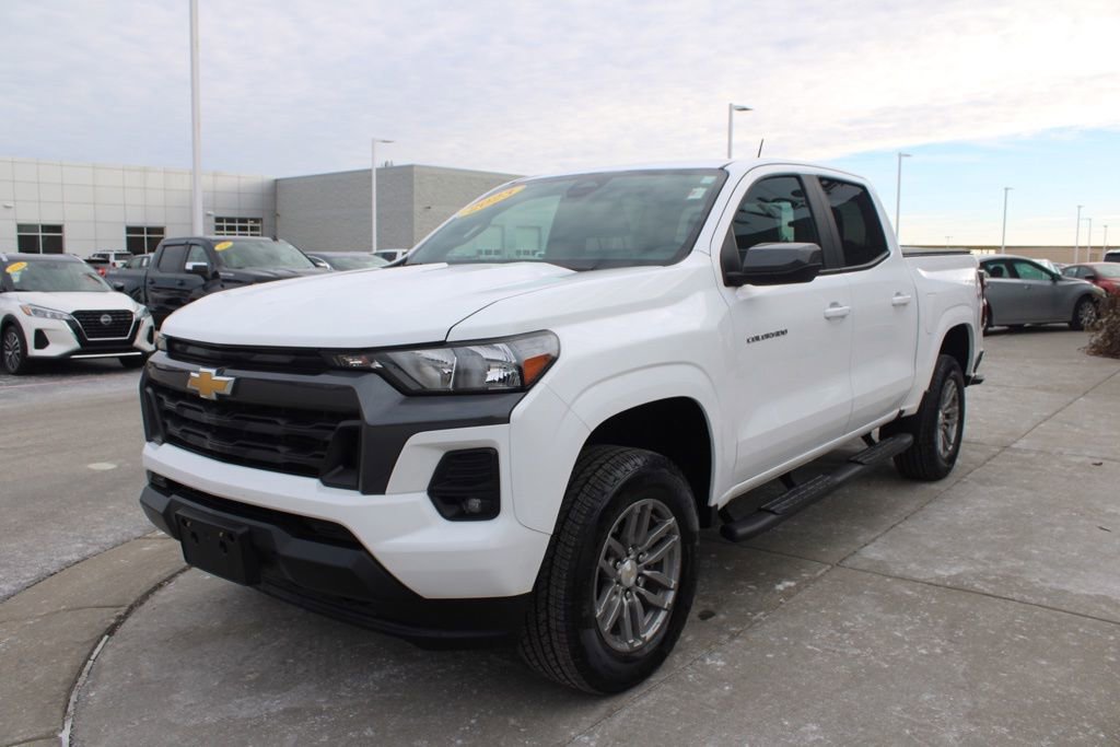 Used 2023 Chevrolet Colorado LT w/ LT Convenience Package II image 3