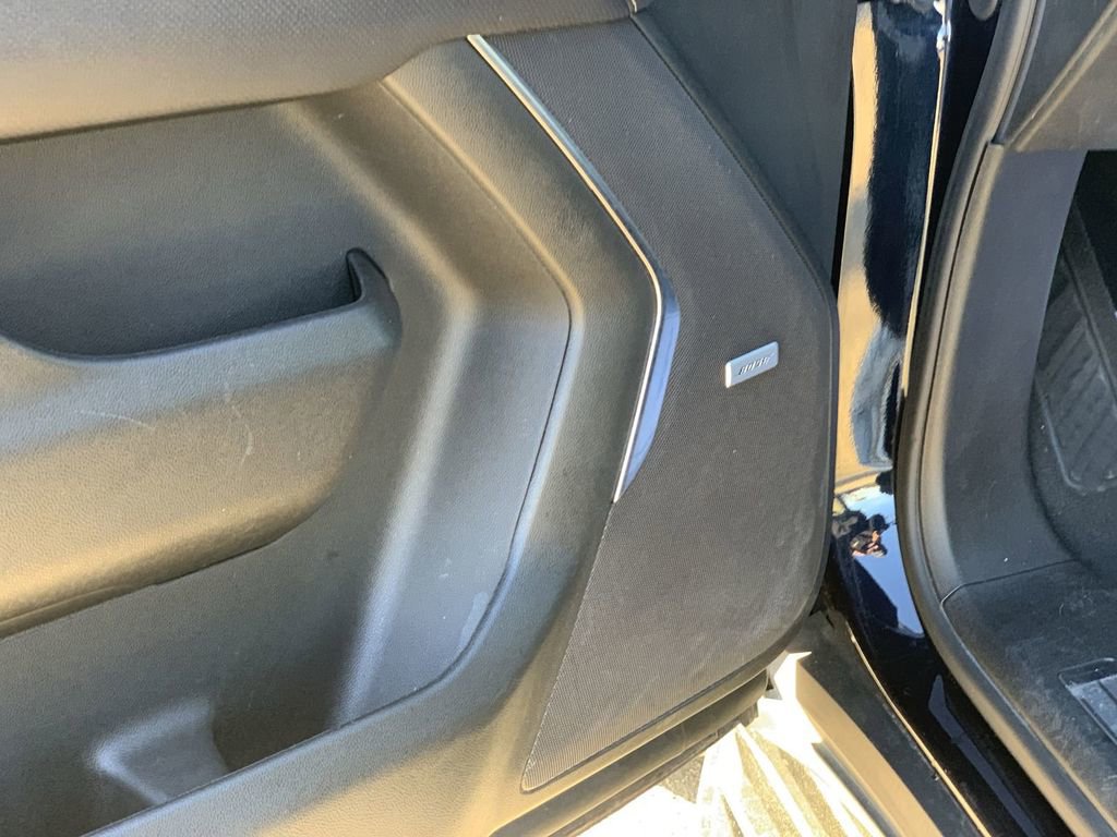 Used 2024 Chevrolet Suburban Premier image 22