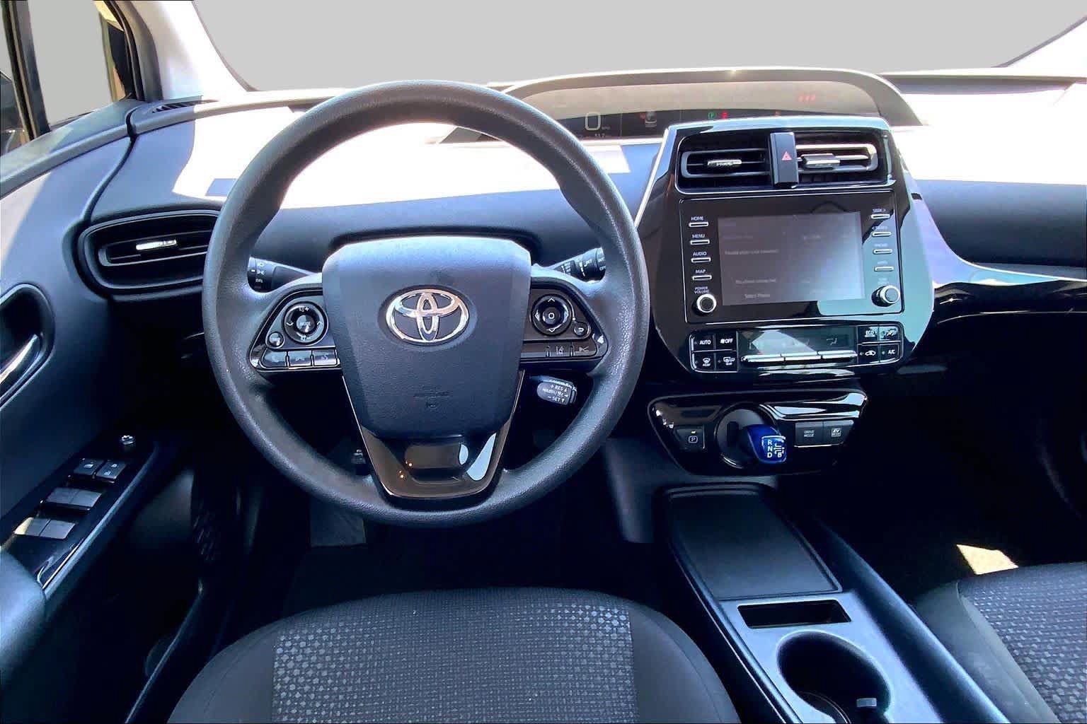Used 2020 Toyota Prius LE FWD image 5