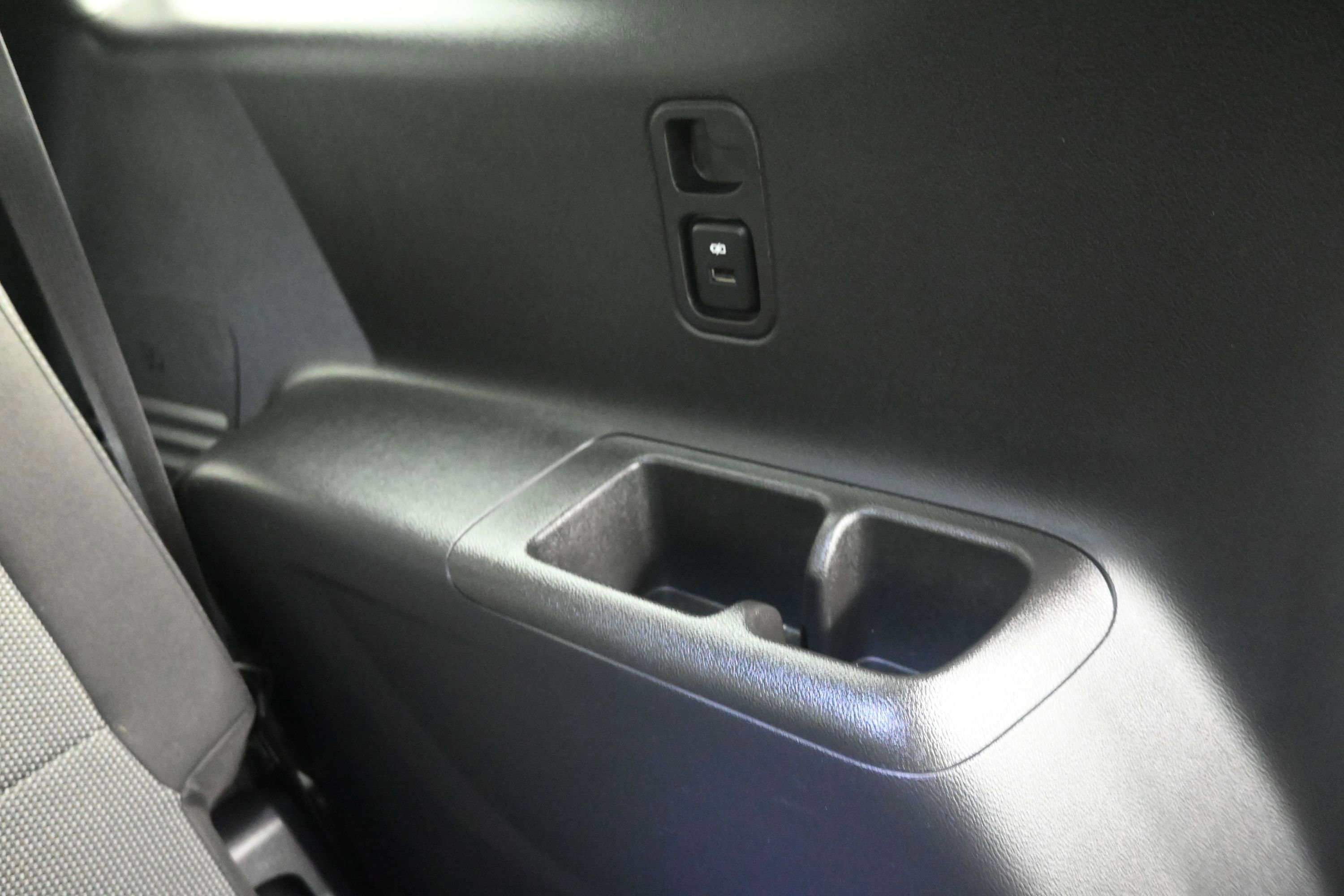 Used 2023 Chevrolet Traverse LT w/ Rear Camera Mirror Package AWD/4WD image 18