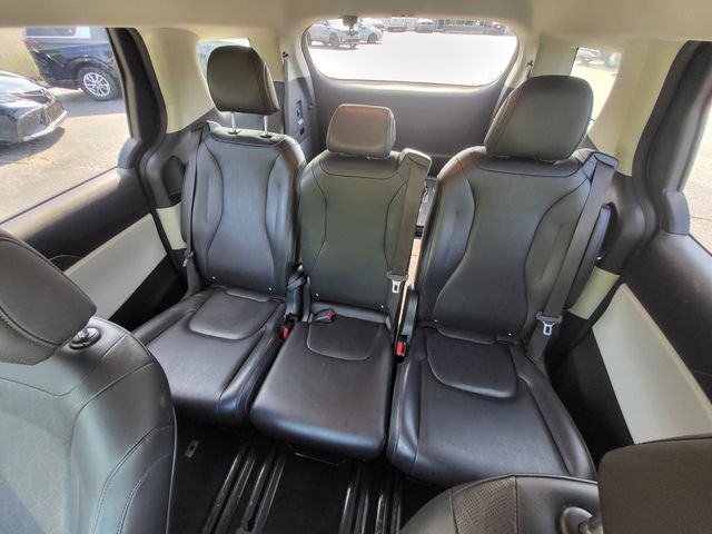 Used 2022 Kia Carnival LX FWD image 11
