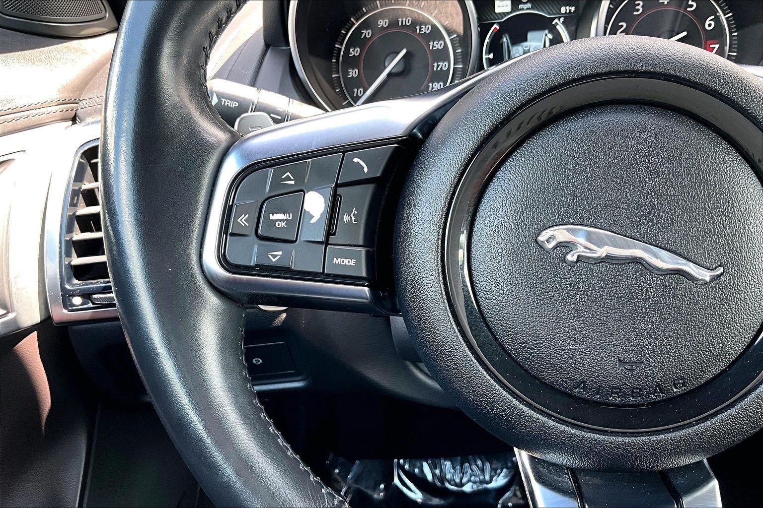 Used 2019 Jaguar F-TYPE Coupe RWD image 15
