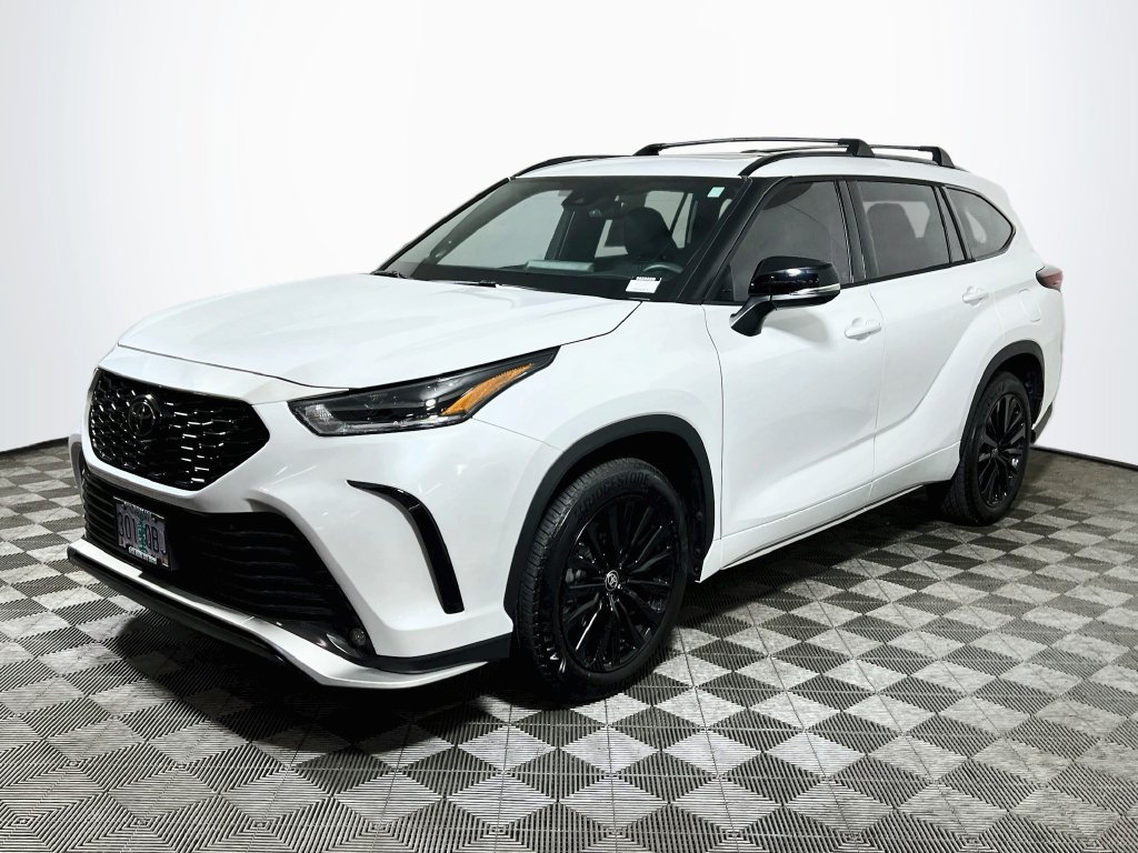 Certified 2026 Toyota Highlander XSE AWD/4WD image 3