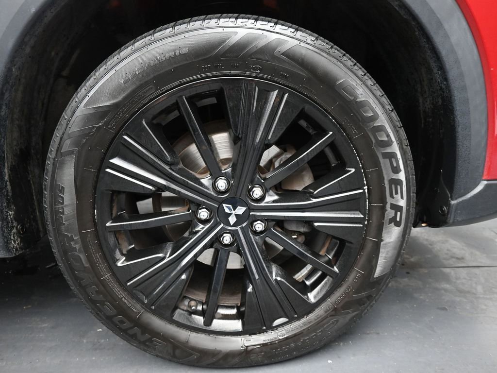 Used 2019 Mitsubishi Eclipse Cross LE image 11