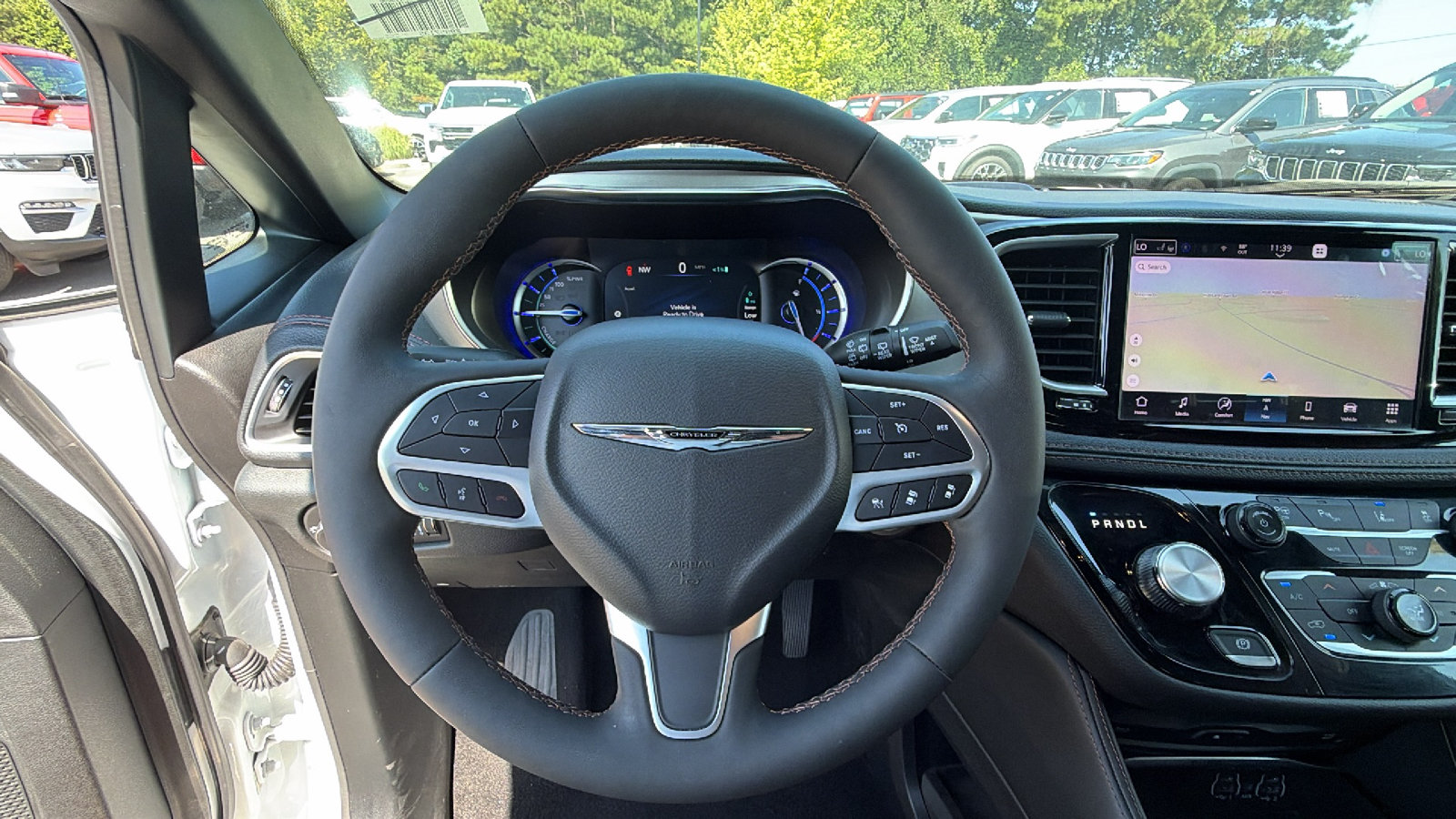 Used 2024 Chrysler Pacifica Pinnacle FWD image 26