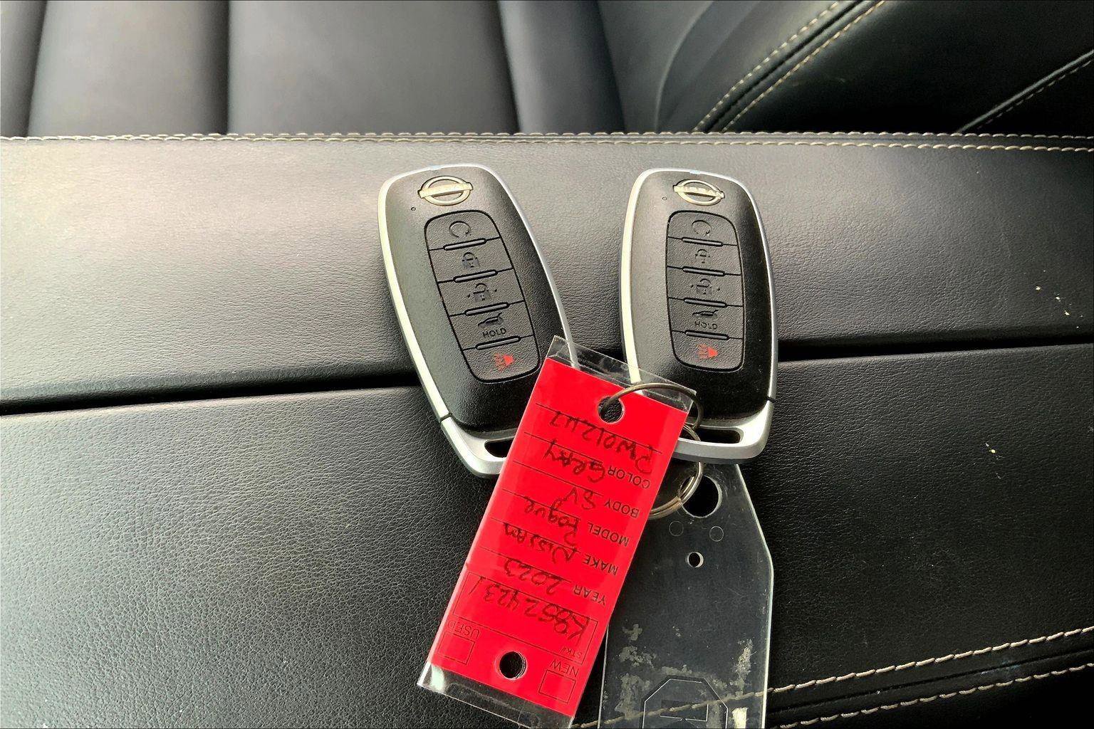 Used 2023 Nissan Rogue SV w/ SV Premium B Package image 12