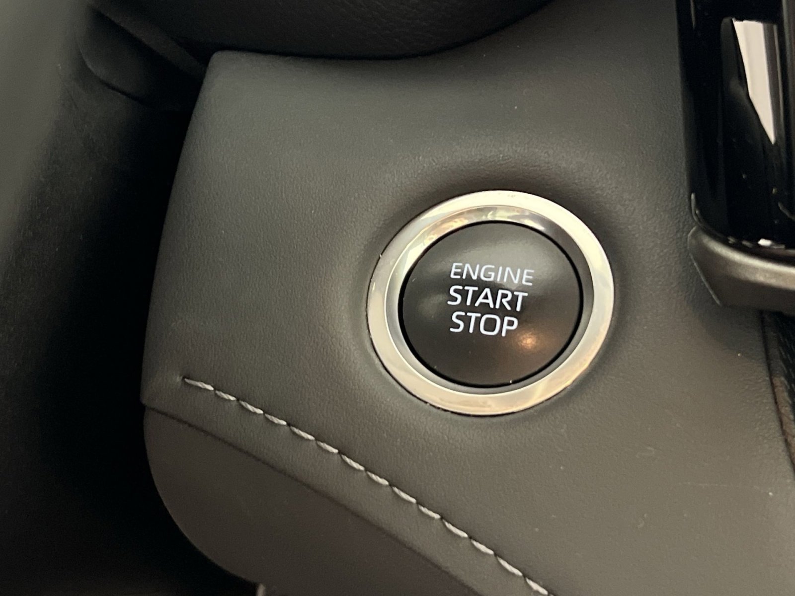 Used 2024 Toyota Highlander LE image 35