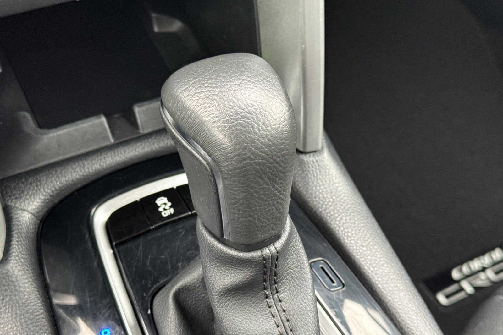 Used 2024 Toyota Corolla Cross XLE image 23