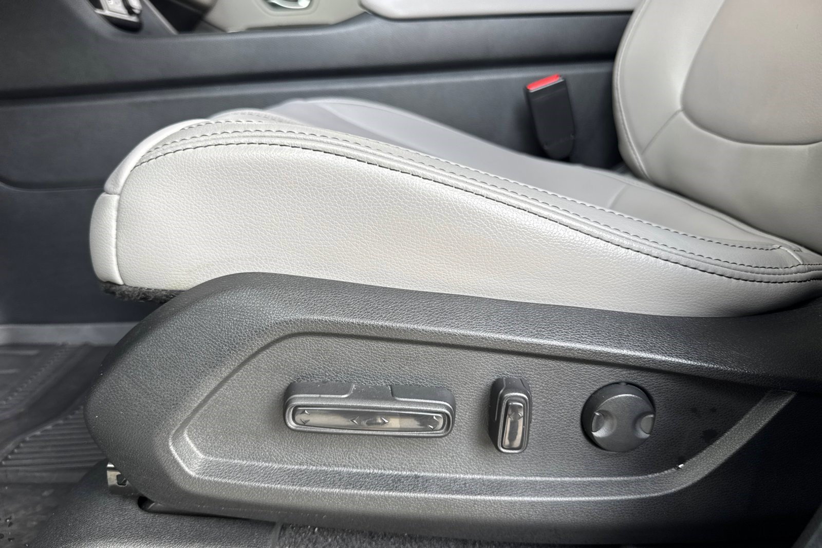 Certified 2025 Honda Pilot Touring image 15