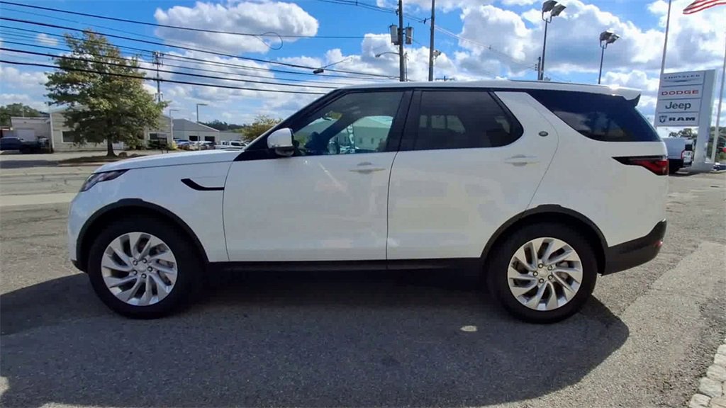 Used 2023 Land Rover Discovery S image 5