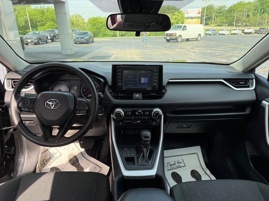 Used 2022 Toyota RAV4 XLE AWD/4WD image 11