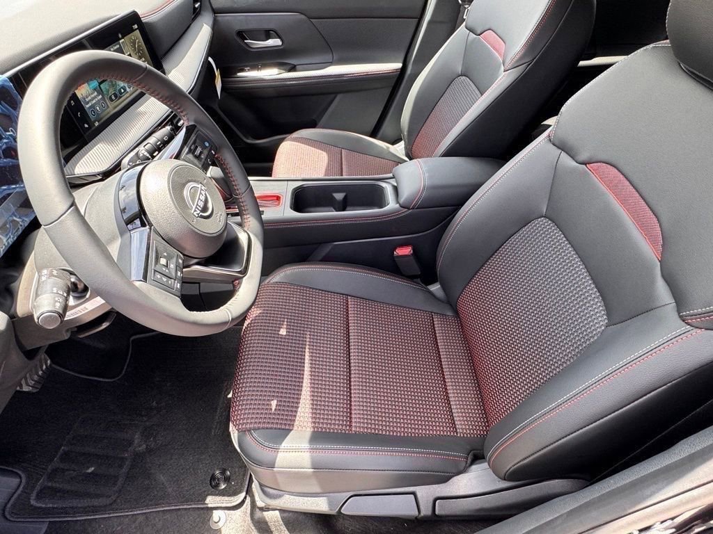 New 2025 Nissan Kicks SR image 9