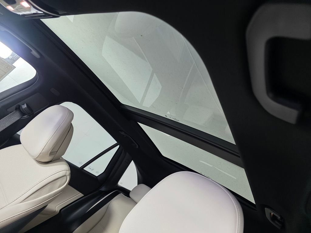 New 2026 Mercedes-Benz GLC 300 image 9