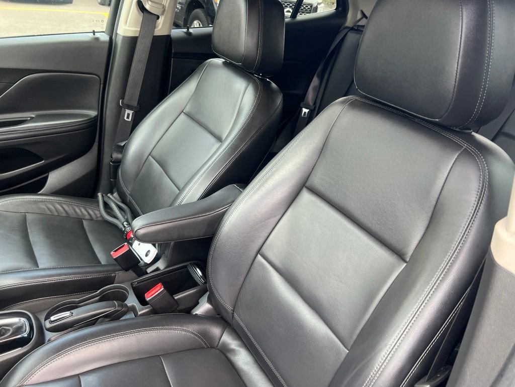 Used 2019 Buick Encore Essence FWD image 5