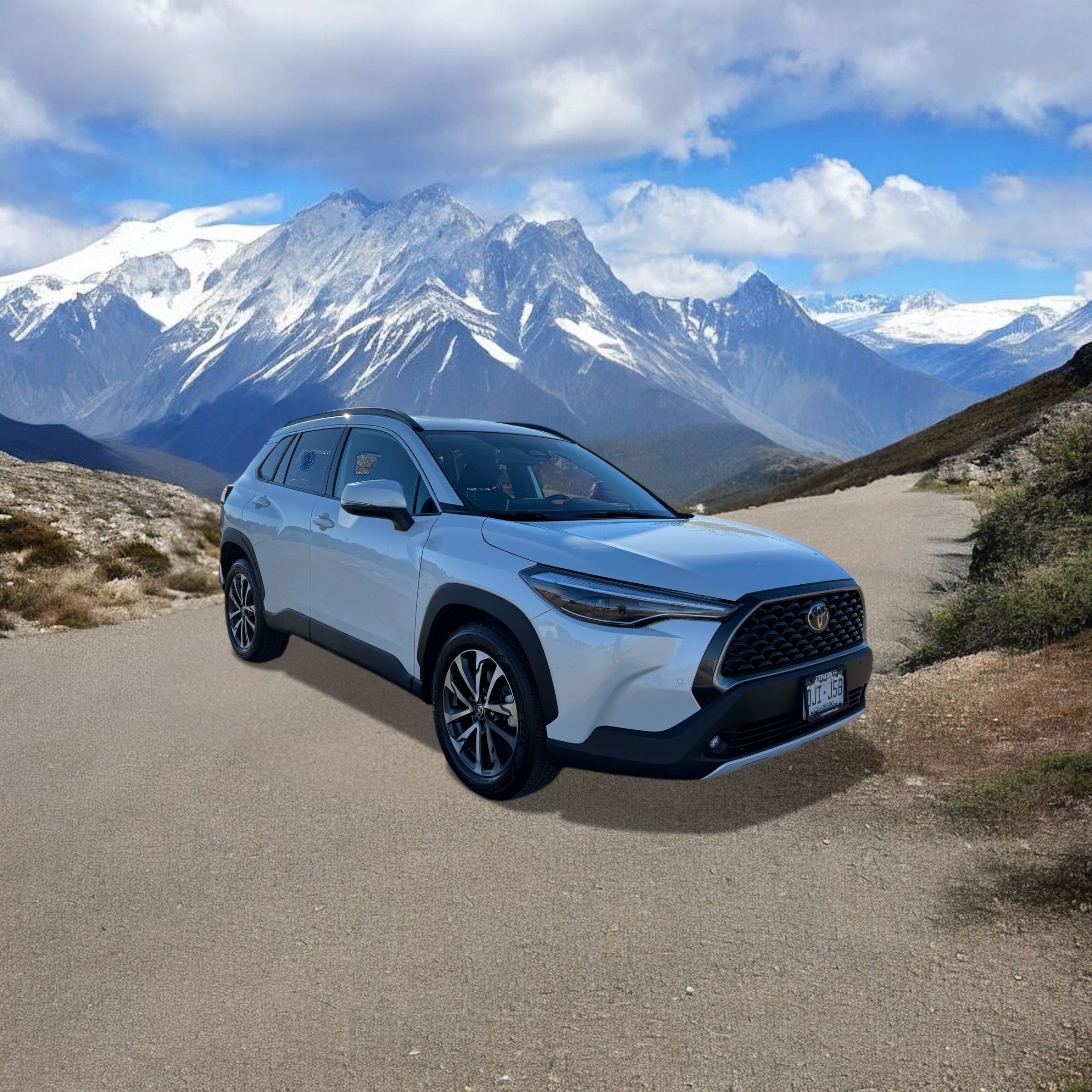 Used 2024 Toyota Corolla Cross XLE image 7