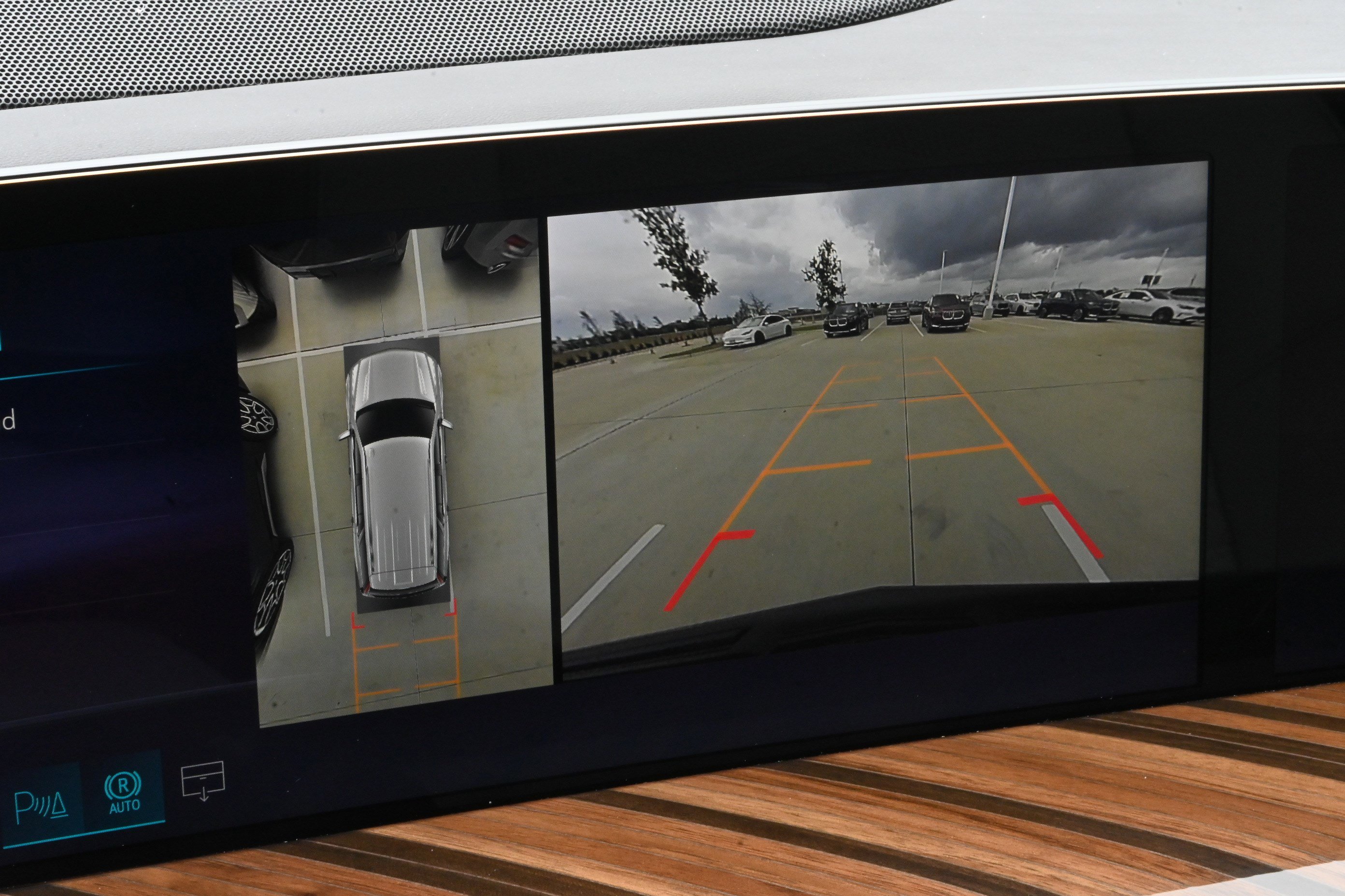 Used 2026 Cadillac Escalade Platinum Sport w/ LPO, ONYX Package image 19