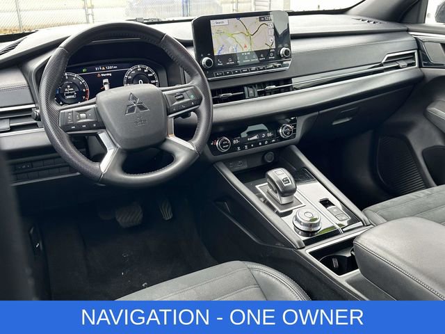 Used 2023 Mitsubishi Outlander SE Black Edition image 2