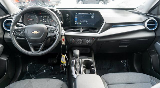 Used 2024 Chevrolet Trax LS w/ LS Convenience Package image 15