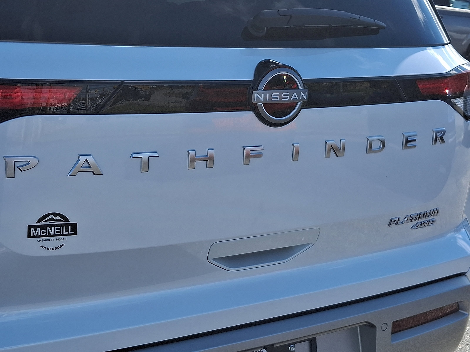 New 2025 Nissan Pathfinder Platinum image 10