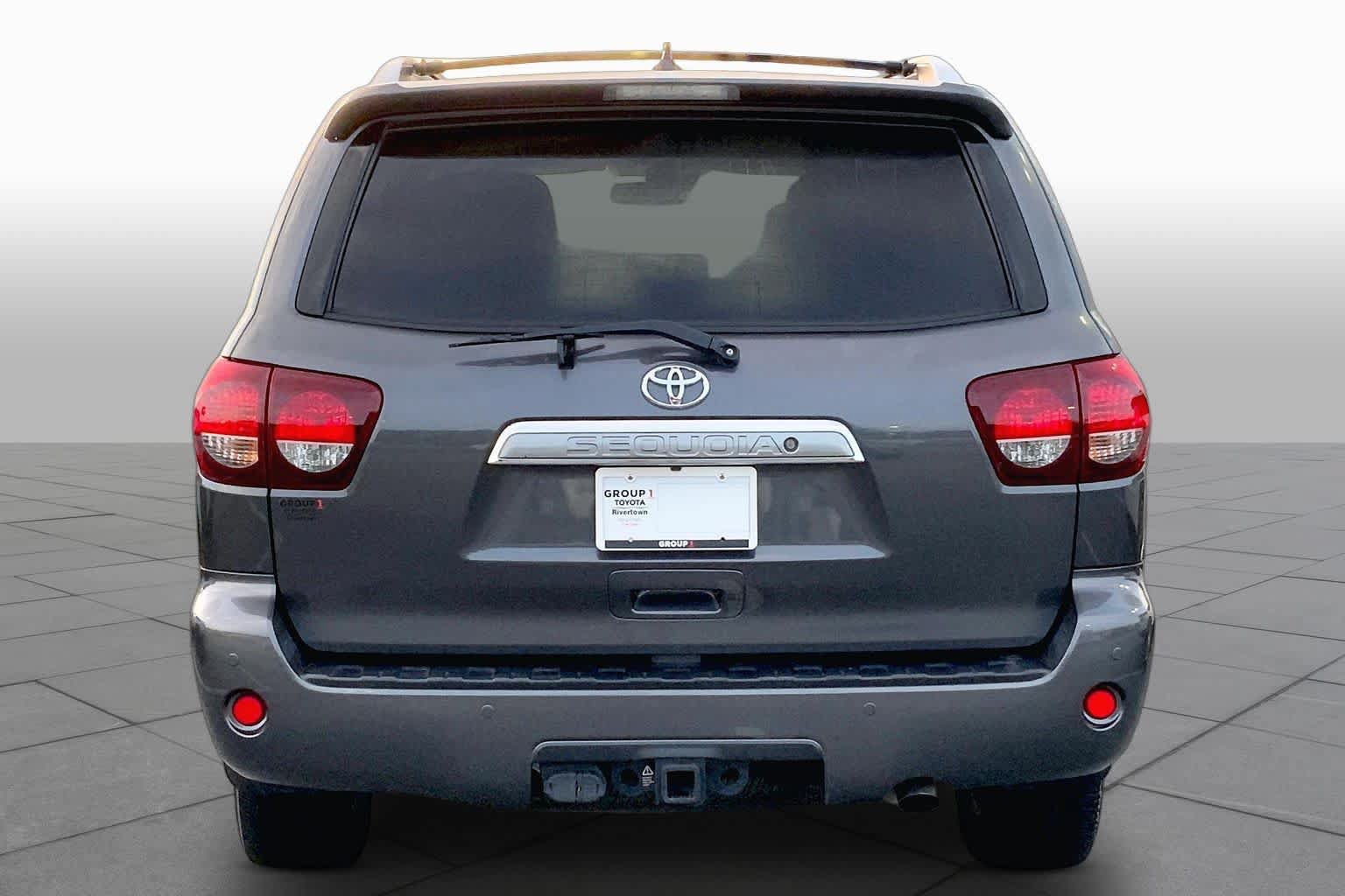 Used 2018 Toyota Sequoia Platinum RWD image 5