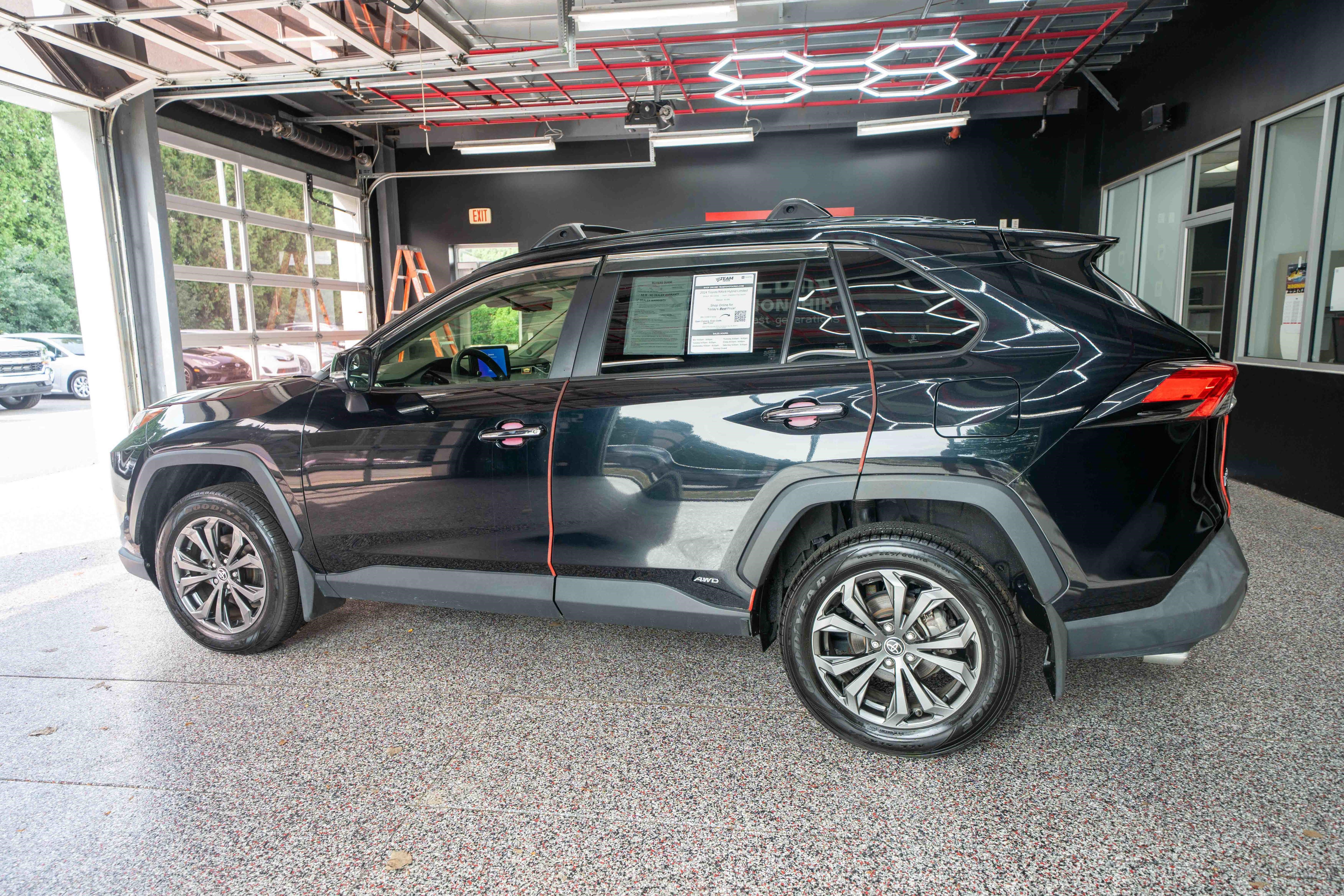 Used 2024 Toyota RAV4 Limited w/ Advanced Technology Package AWD/4WD image 2