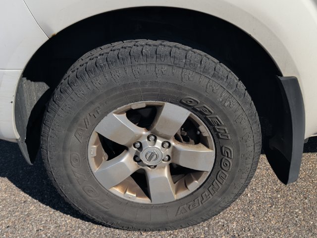 Used 2012 Nissan Frontier SV AWD/4WD image 10