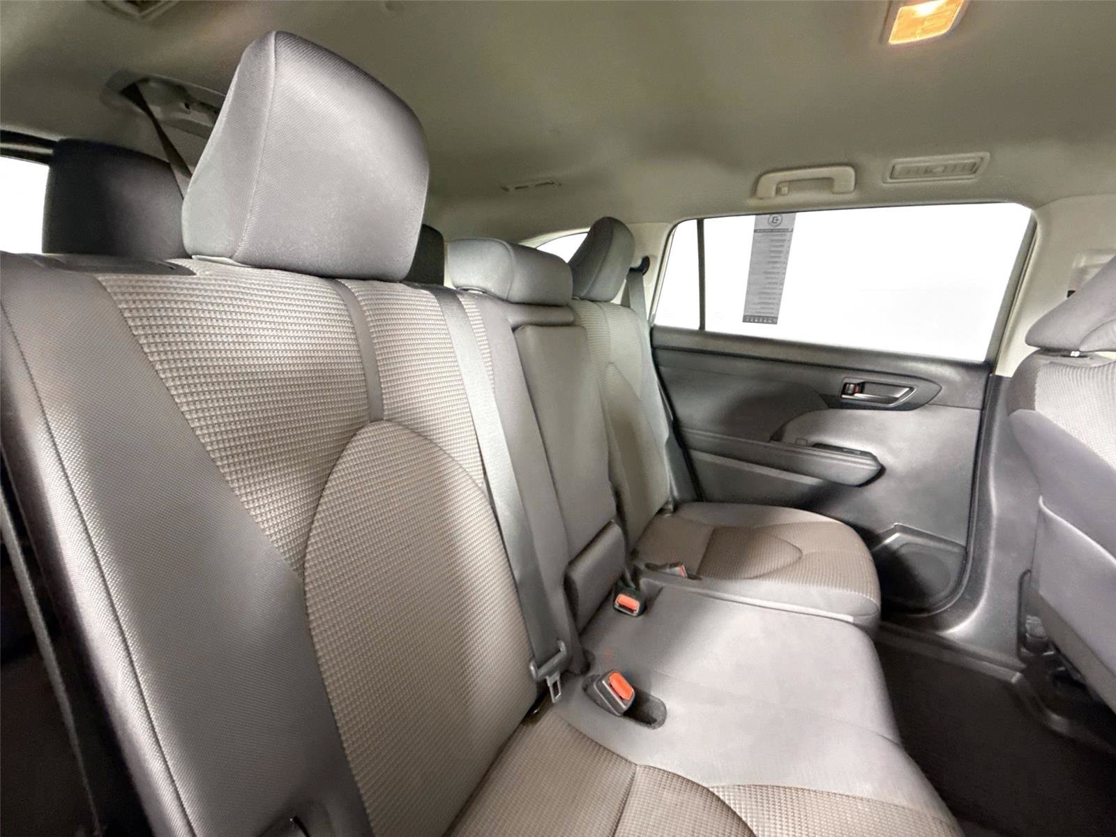 Used 2024 Toyota Highlander LE FWD image 45