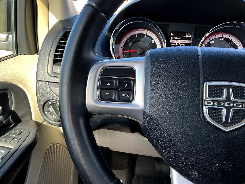 Used 2013 Dodge Grand Caravan Crew FWD image 13
