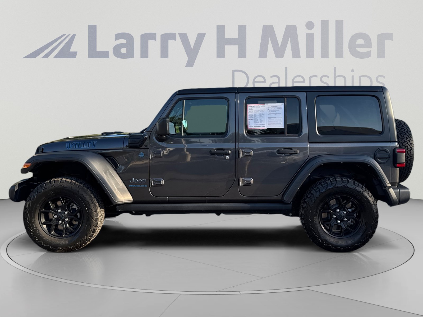 Used 2024 Jeep Wrangler Unlimited AWD/4WD image 2