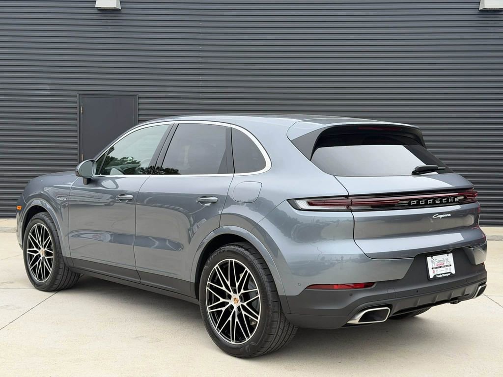 New 2026 Porsche Cayenne E-Hybrid AWD/4WD image 3