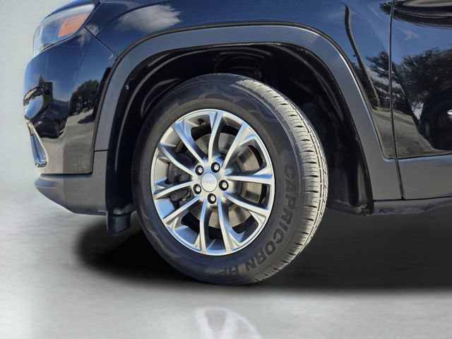Used 2019 Jeep Cherokee Latitude Plus w/ Comfort/Convenience Group FWD image 37