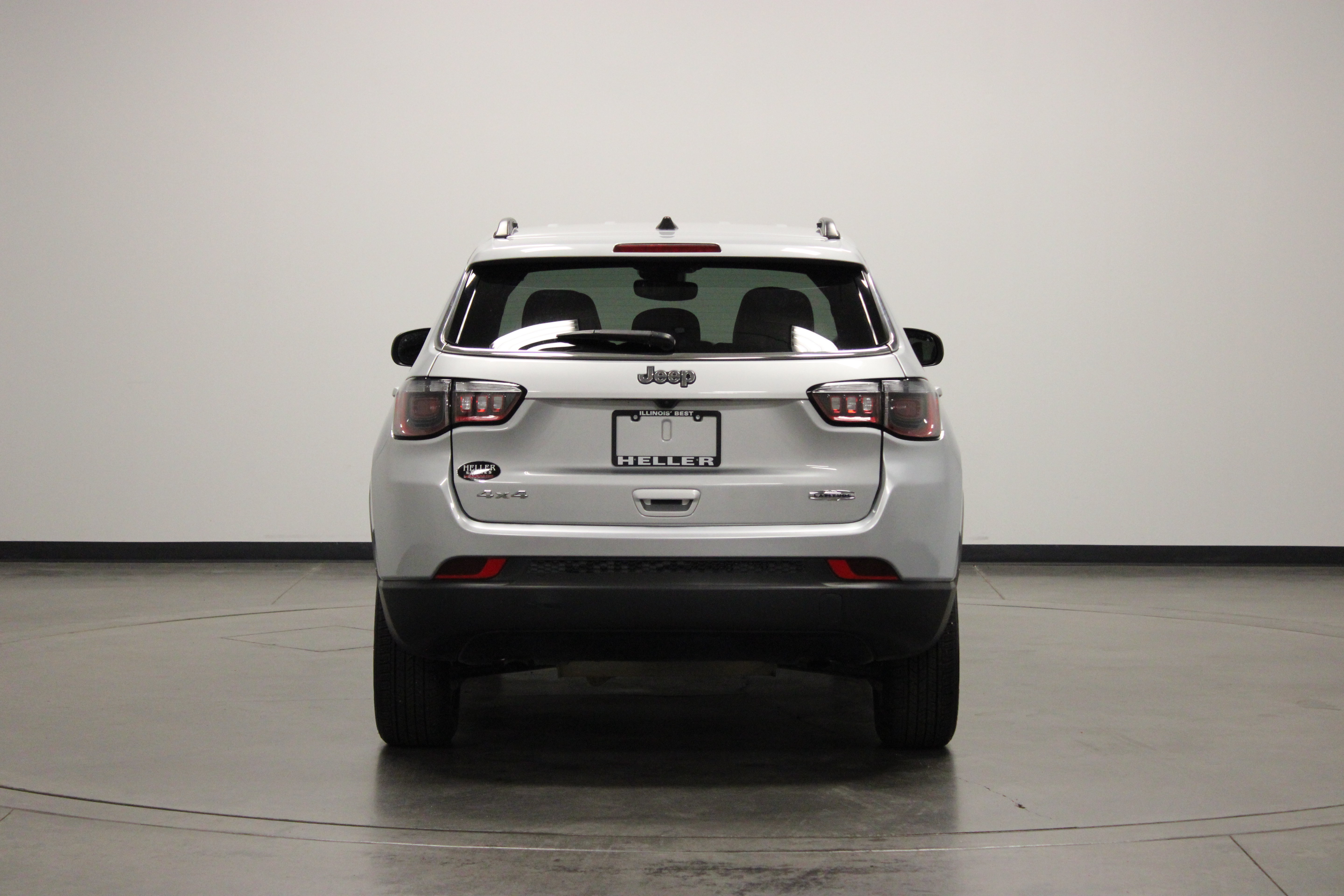 Used 2024 Jeep Compass Latitude AWD/4WD image 7