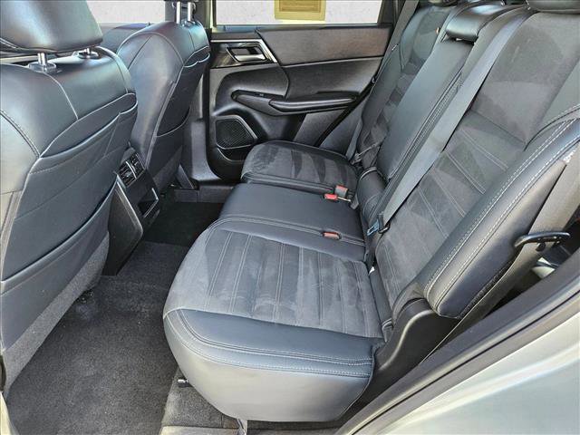 Used 2024 Mitsubishi Outlander SE FWD image 19