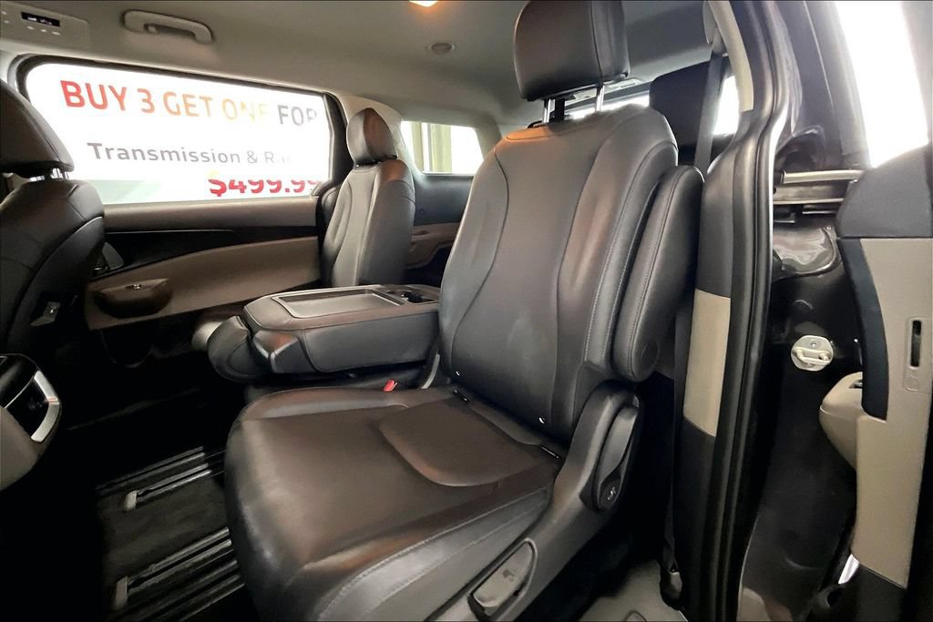 Used 2026 Kia Carnival FWD image 14