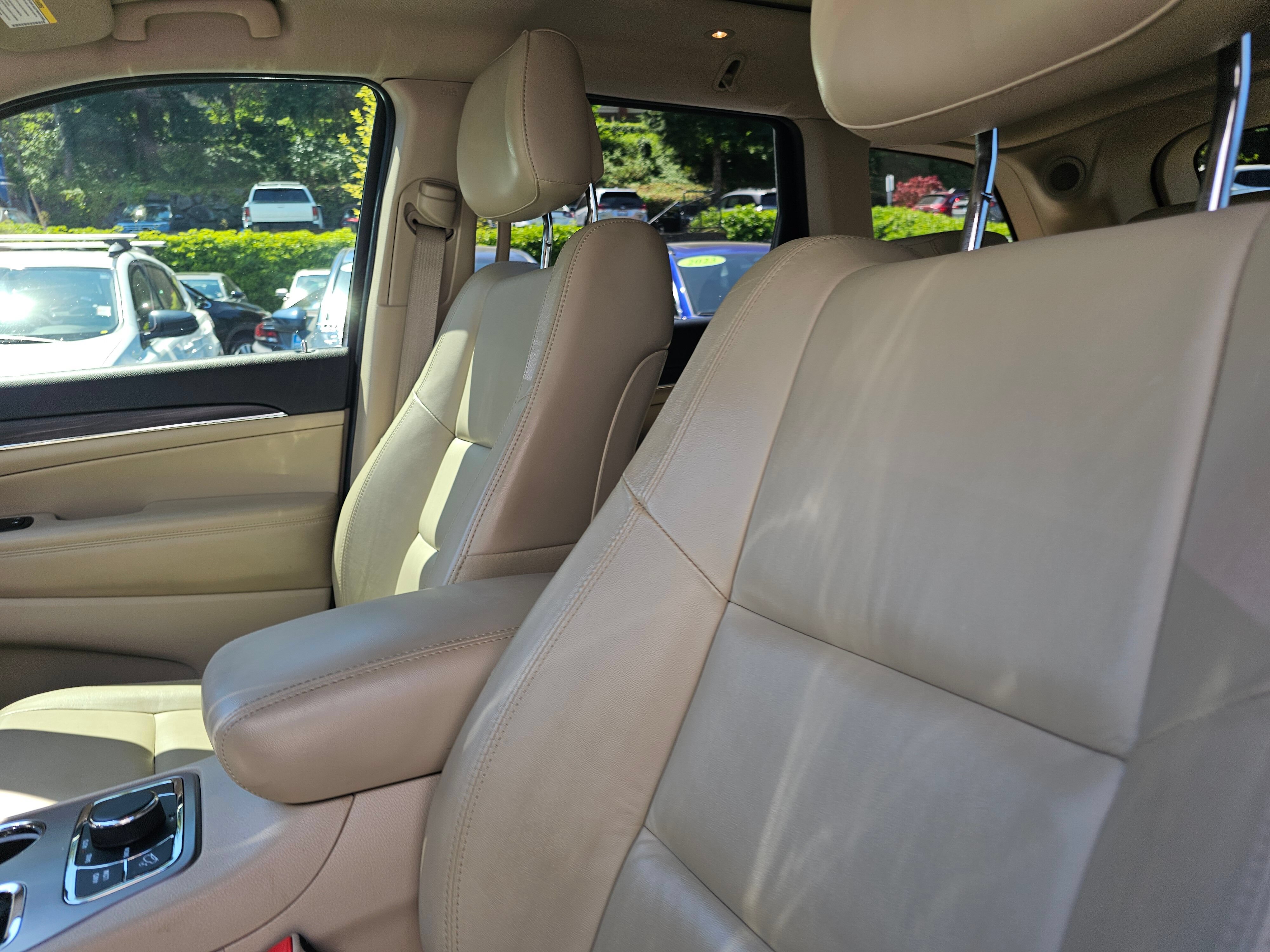 Used 2021 Jeep Grand Cherokee Limited w/ Sun & Sound Group AWD/4WD image 24