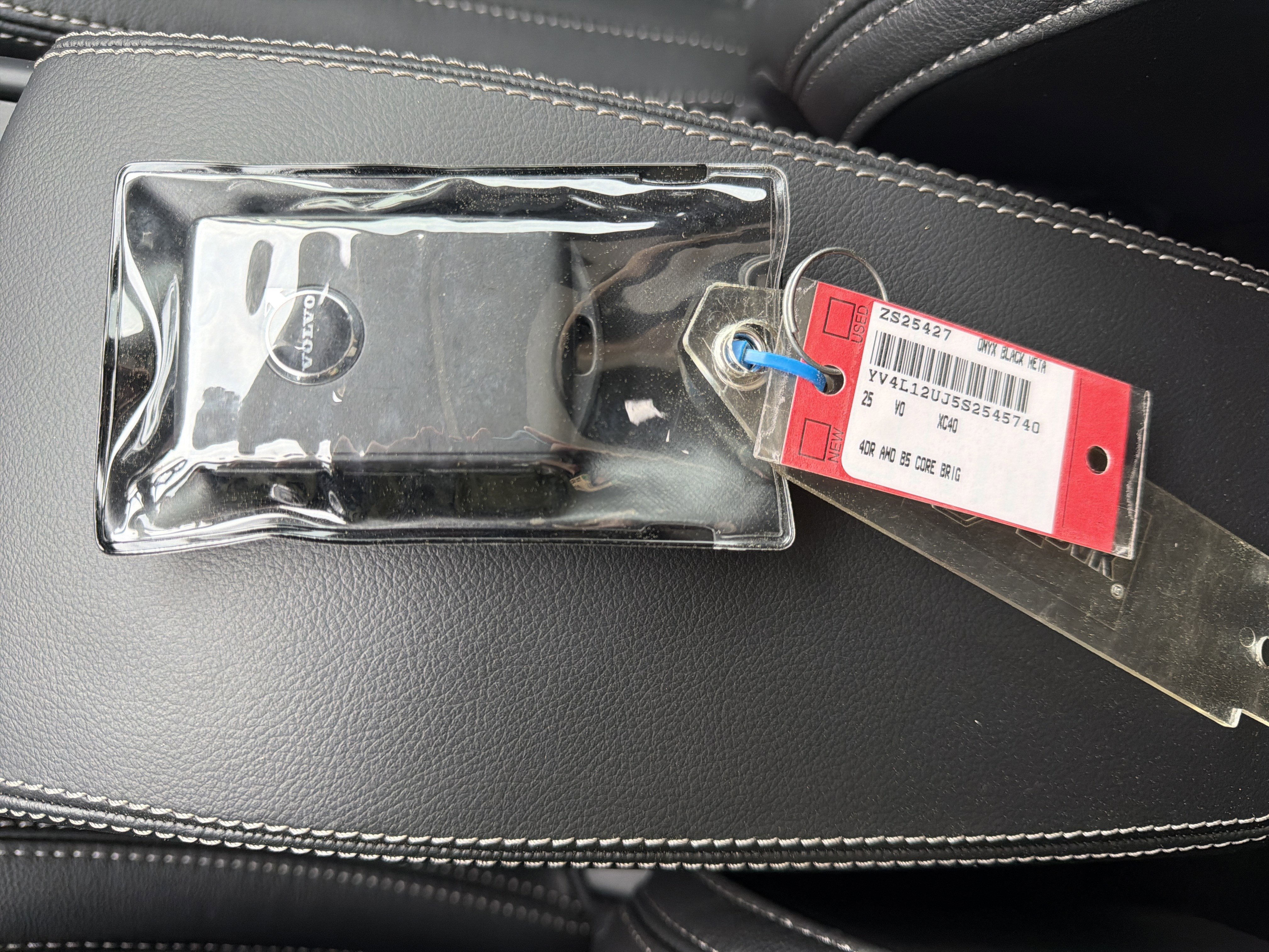 Certified 2025 Volvo XC40 B5 Core w/ Protection Package Premier image 38