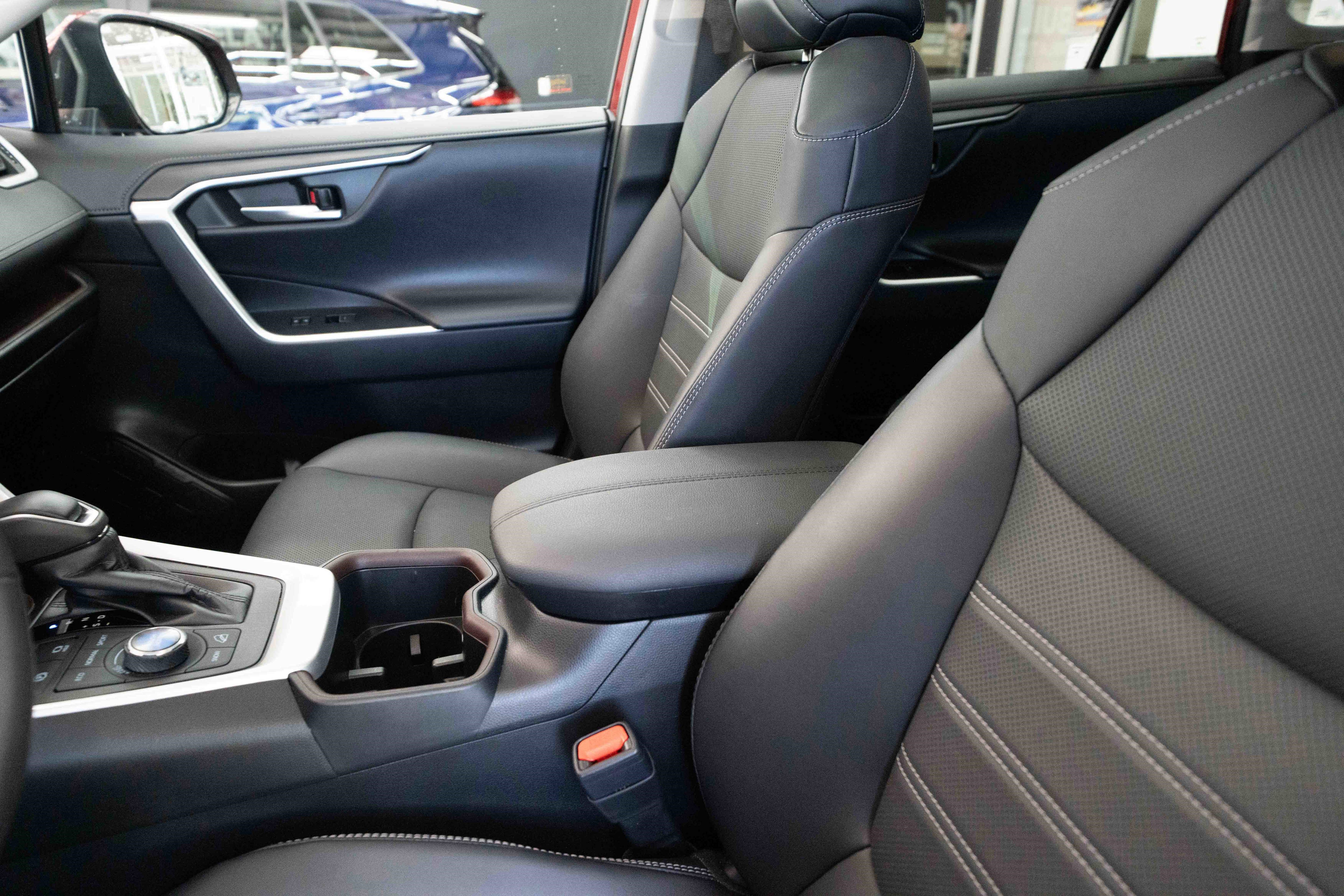 Used 2024 Toyota RAV4 Limited w/ Weather Package image 10