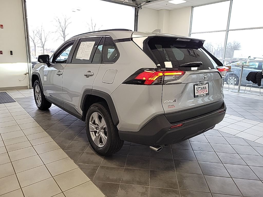 Used 2025 Toyota RAV4 XLE image 7