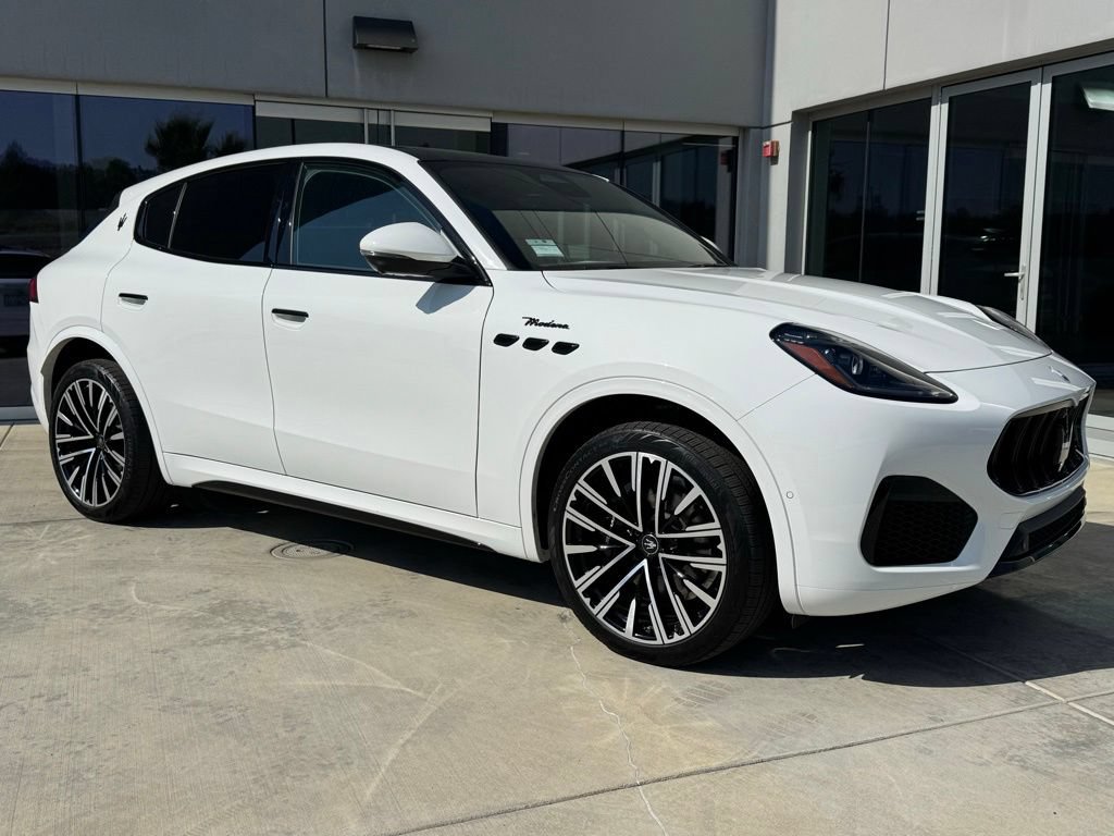 Used 2025 Maserati Grecale Modena AWD/4WD image 1