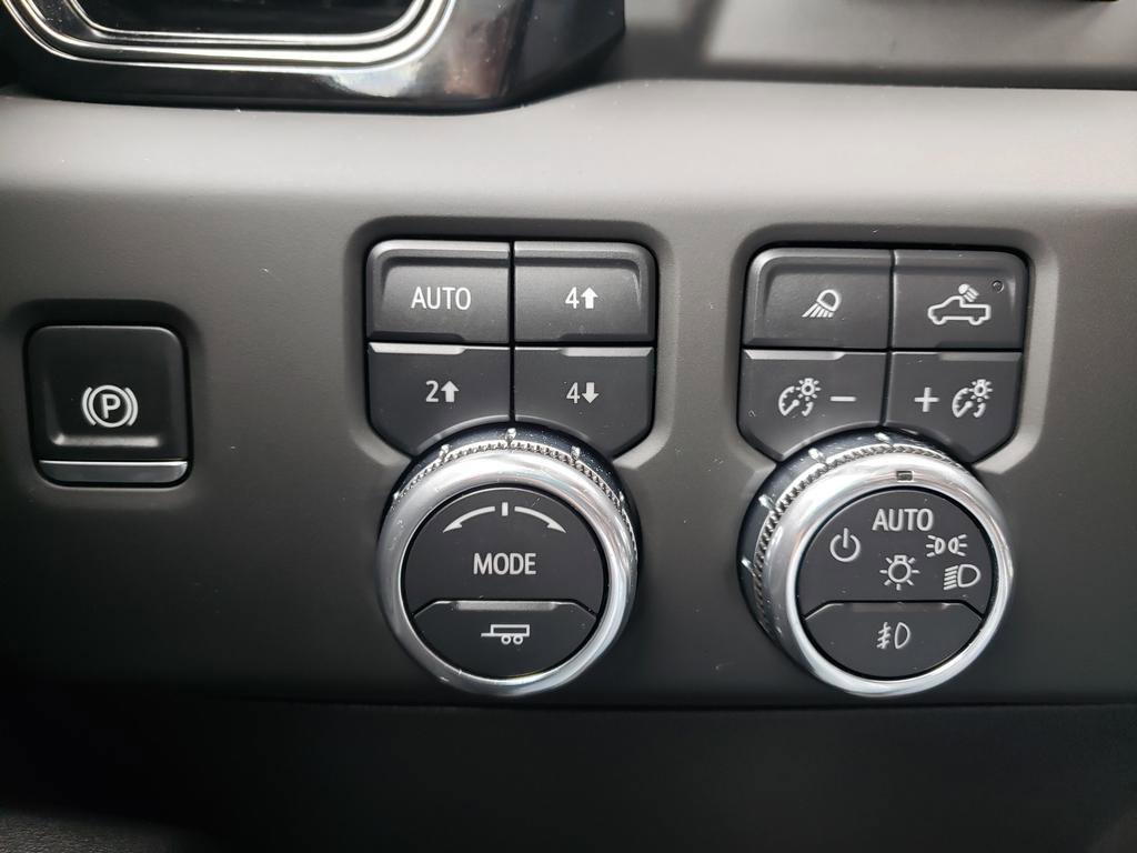 Used 2025 GMC Sierra 1500 AT4 w/ AT4 Premium Package AWD/4WD image 23