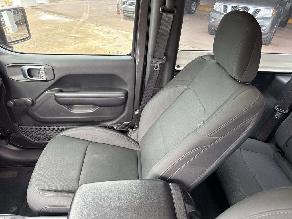 Used 2020 Jeep Wrangler Sport image 27