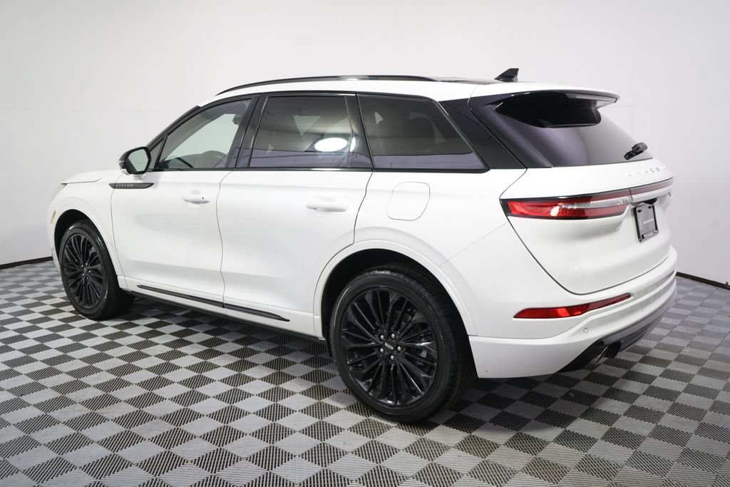 New 2026 Lincoln Corsair Reserve w/ Jet Appearance Package AWD/4WD image 3