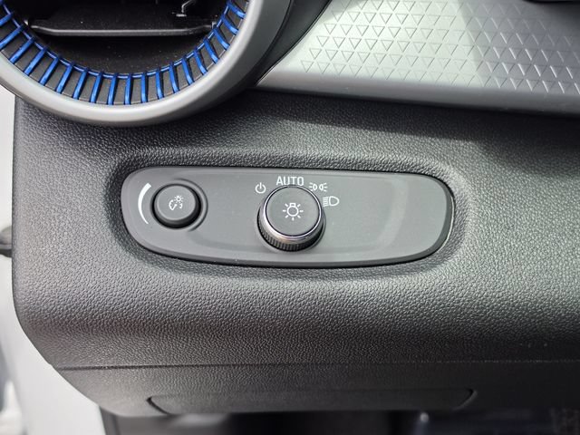 Used 2025 Chevrolet Trax LS w/ LS Convenience Package FWD image 28