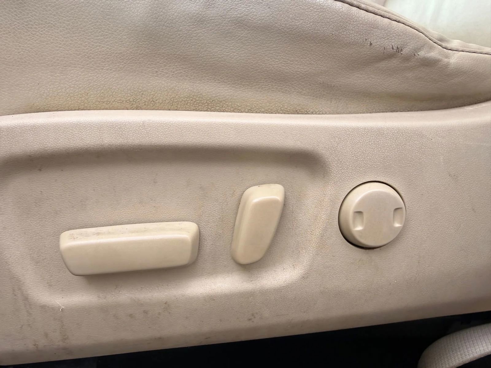 Used 2019 Toyota Highlander XLE image 11