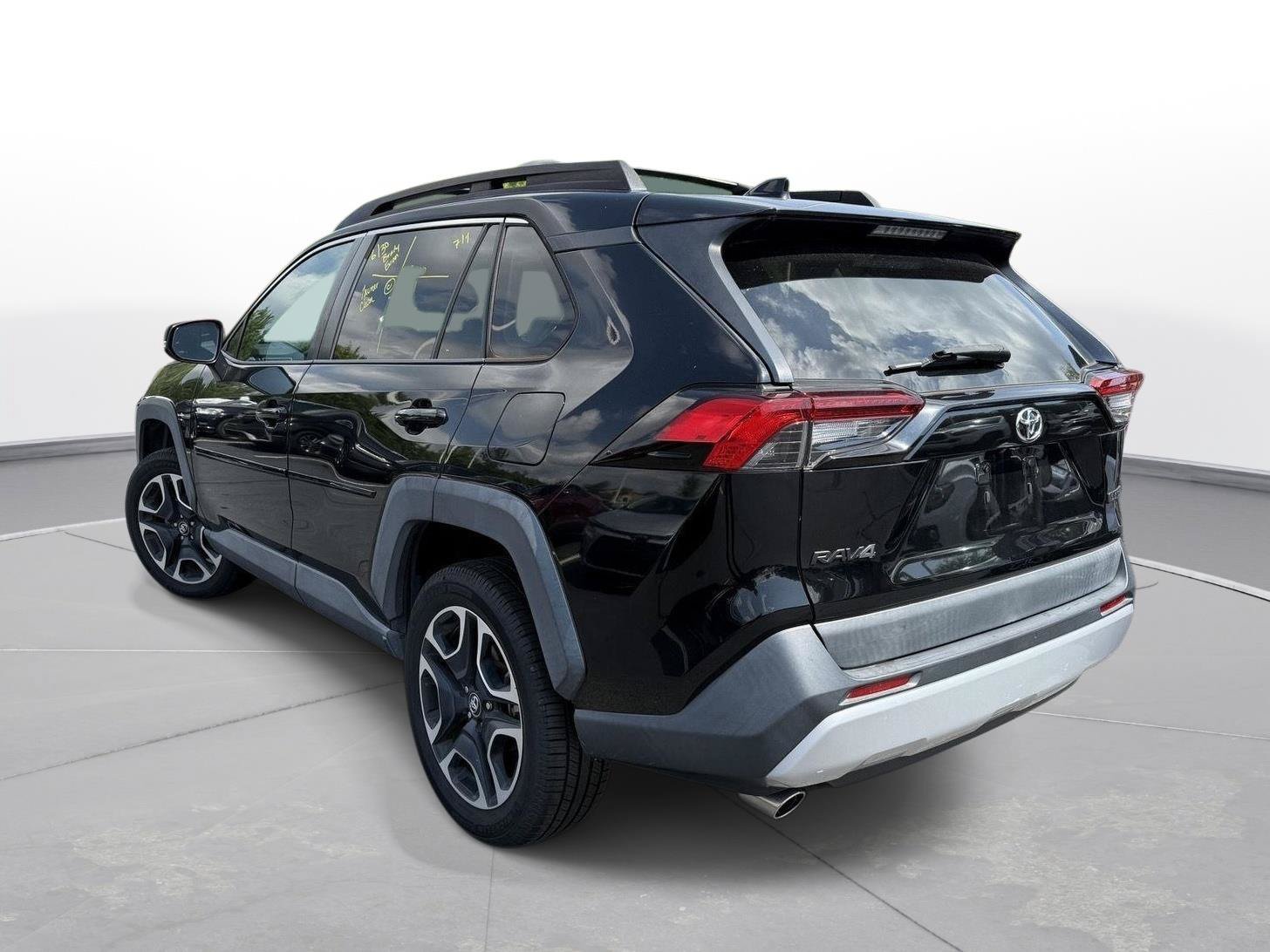 Used 2019 Toyota RAV4 Adventure AWD/4WD image 8