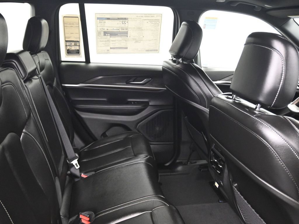 New 2025 Jeep Grand Cherokee Limited image 17