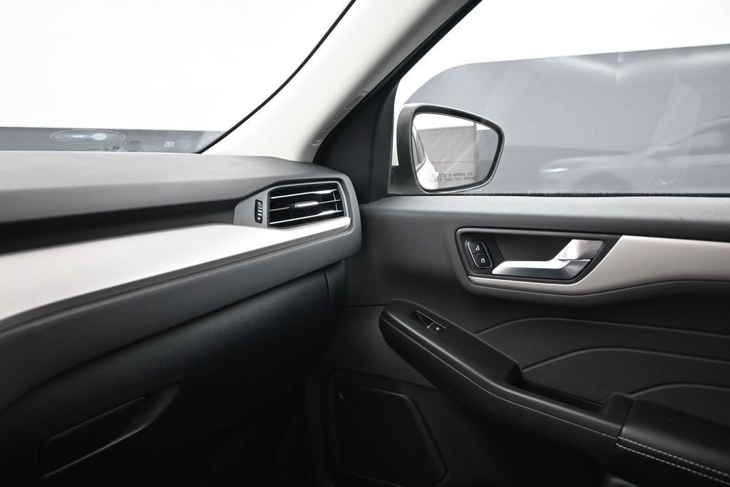 Used 2022 Ford Escape SEL FWD image 14