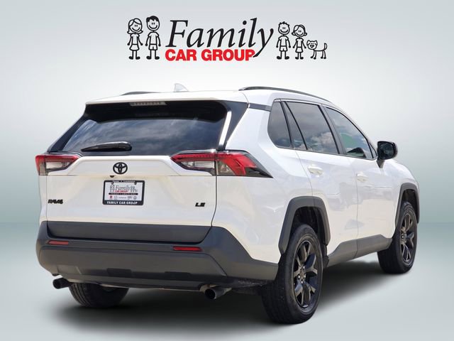 Used 2021 Toyota RAV4 LE FWD image 4